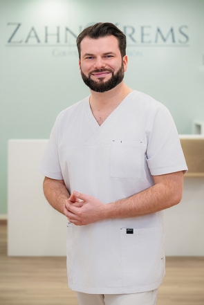 Dr.med.dent. Julian Schletter, Vertretungszahnarzt am Mittwoch, Krems an der Donau
